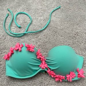Victoria’s Secret padded bikini top, 32C